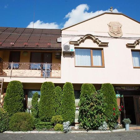 Готель «Вишневий Сад» Mukačevo Esterno foto