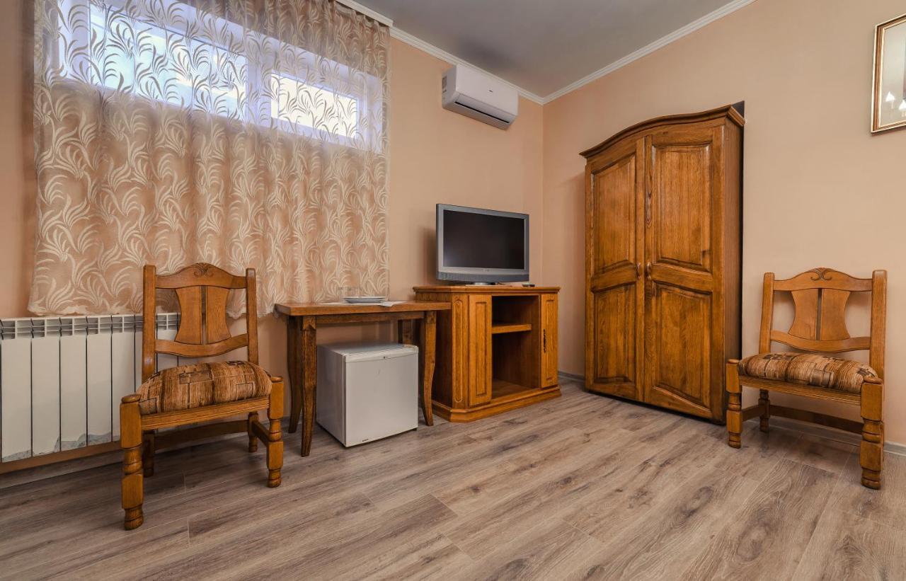 Готель «Вишневий Сад» Mukačevo Esterno foto