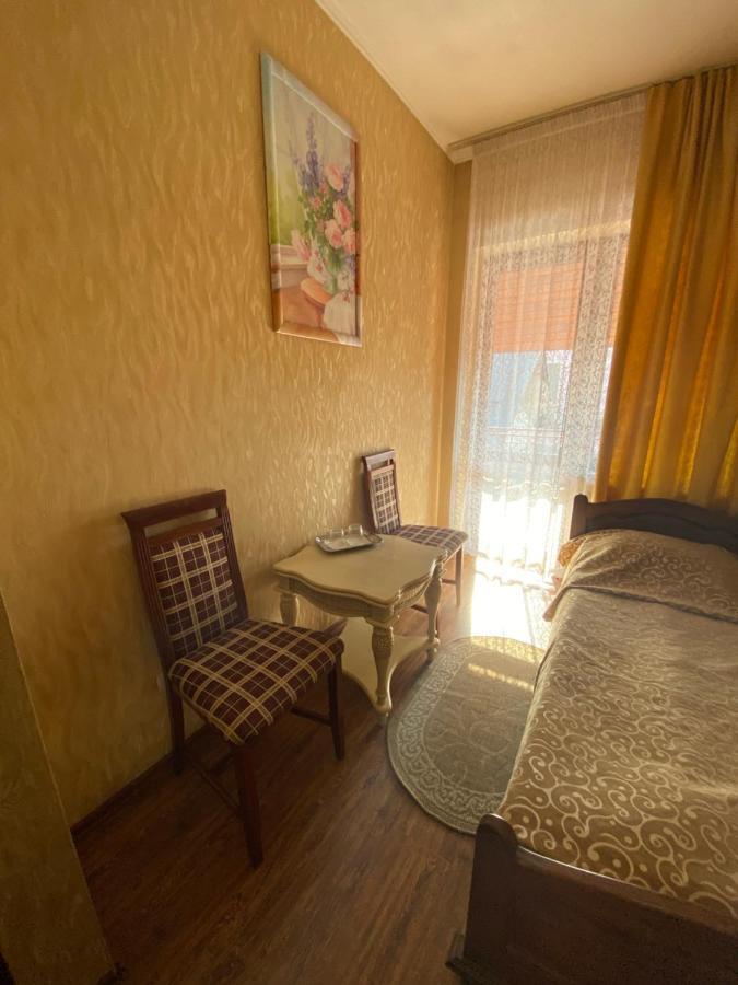 Готель «Вишневий Сад» Mukačevo Esterno foto